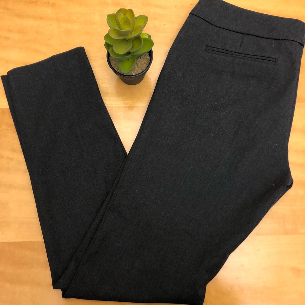Ecru Skinny Beck Pant in charcoal